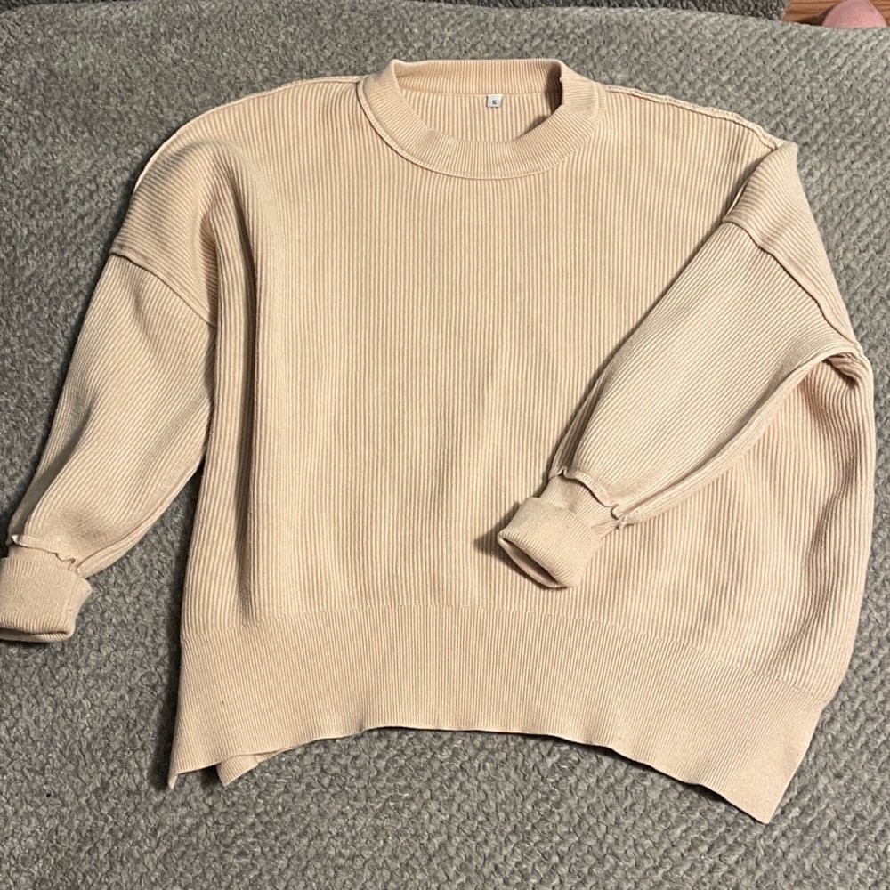 Source Unknown Cream Crew Neck Sweater